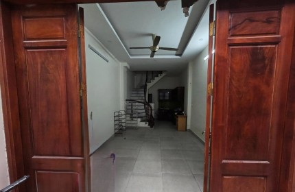 Cho thuê nhà ngõ Hồ Tùng Mậu - Cầu Giấy, 35 m2 - 4 tầng, 3N, 13 Triệu - VP, KD, ở GĐ, nhóm